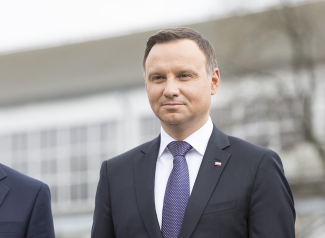 Prezydent: Benedykt XVI był bardzo ważną postacią dla Kościoła katolickiego