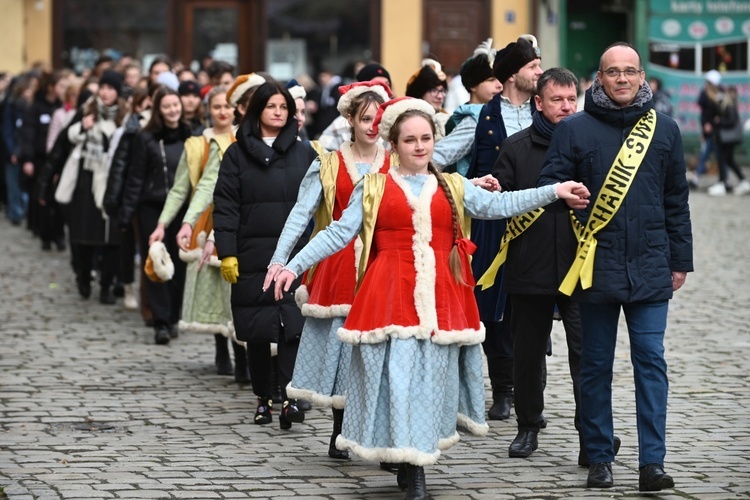 Polonez maturzystów w Świdnicy 2023