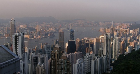Po trzech latach władze otwierają granicę z Hongkongiem i znoszą kwarantannę