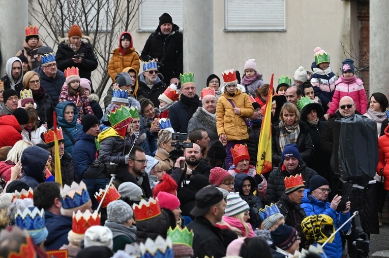 Orszak Trzech Króli 2023 w Wałbrzychu. Przywieźli ze sobą monety