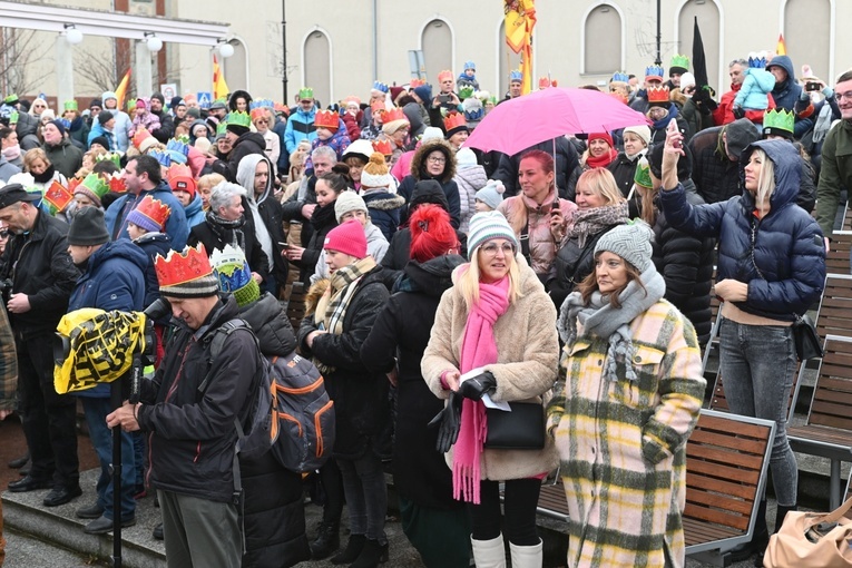 Orszak Trzech Króli 2023 w Wałbrzychu. Przywieźli ze sobą monety