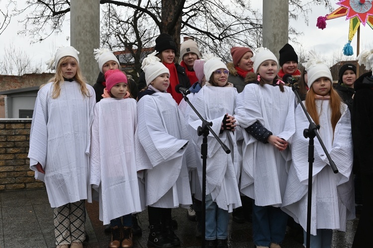 Orszak Trzech Króli 2023 w Wałbrzychu. Przywieźli ze sobą monety