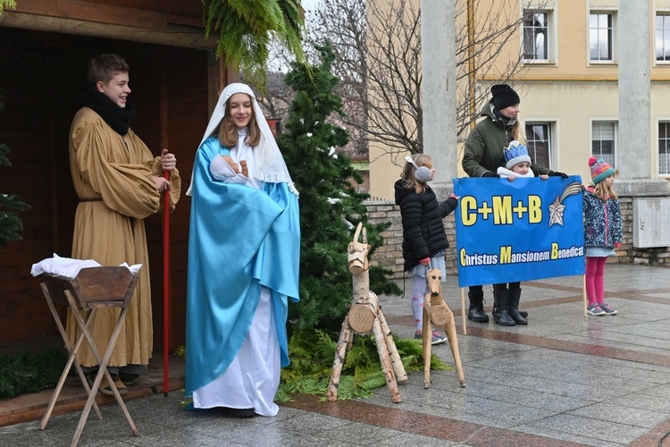 Orszak Trzech Króli 2023 w Wałbrzychu. Przywieźli ze sobą monety