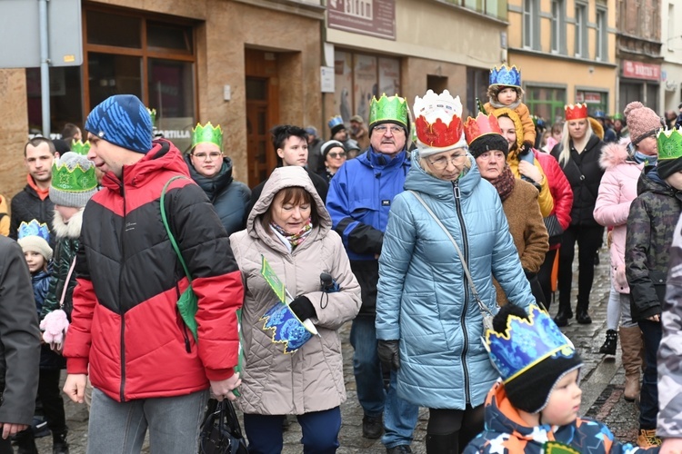 Orszak Trzech Króli 2023 w Wałbrzychu. Przywieźli ze sobą monety