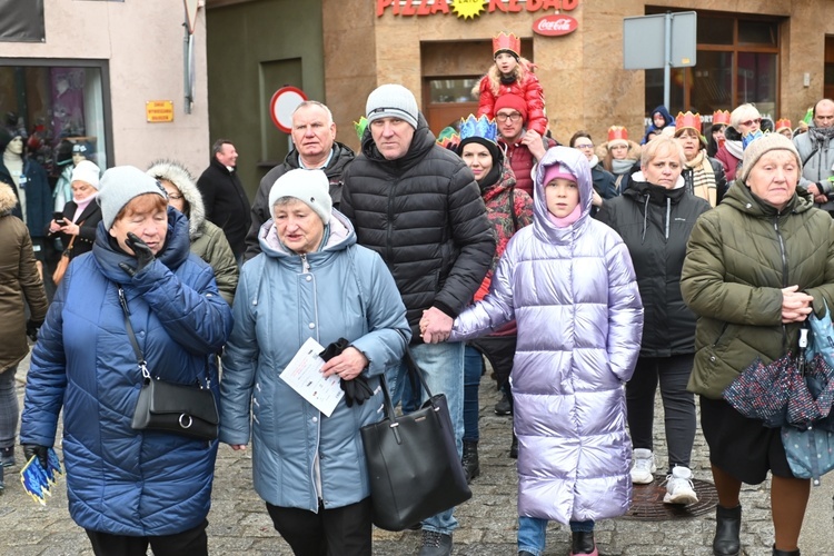 Orszak Trzech Króli 2023 w Wałbrzychu. Przywieźli ze sobą monety