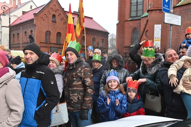 Orszak Trzech Króli 2023 w Wałbrzychu. Przywieźli ze sobą monety
