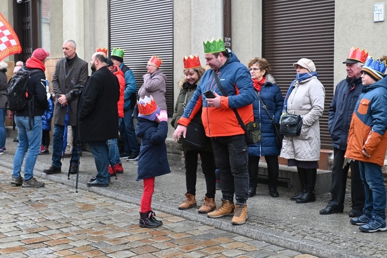 Orszak Trzech Króli 2023 w Wałbrzychu. Przywieźli ze sobą monety