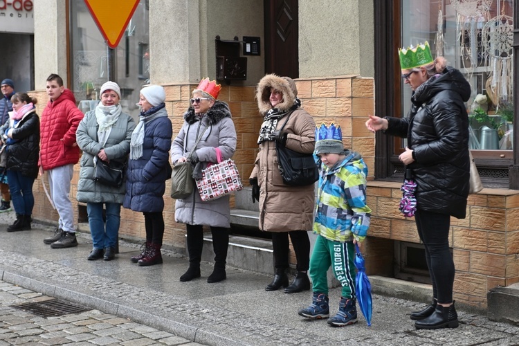 Orszak Trzech Króli 2023 w Wałbrzychu. Przywieźli ze sobą monety