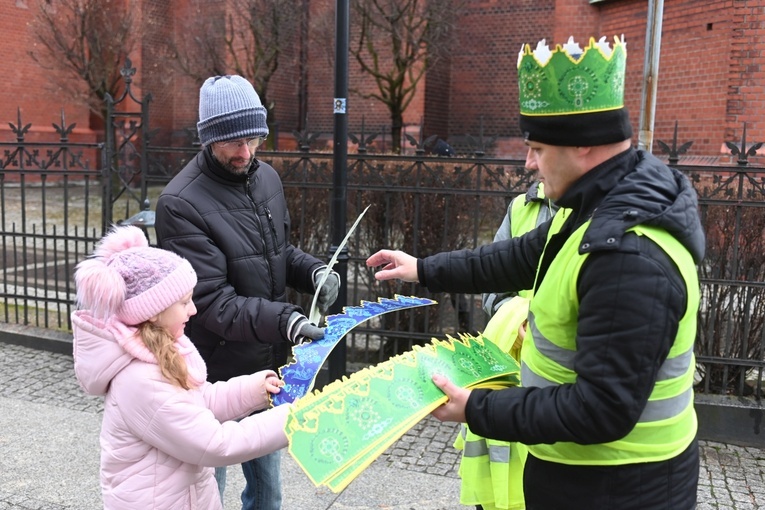 Orszak Trzech Króli 2023 w Wałbrzychu. Przywieźli ze sobą monety