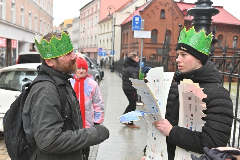 Orszak Trzech Króli 2023 w Wałbrzychu. Przywieźli ze sobą monety