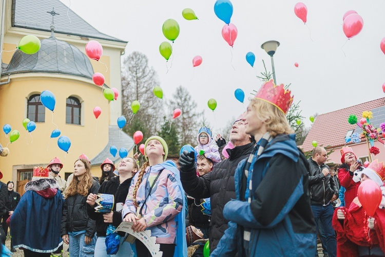 Orszak Trzech Króli 2023 w Jugowie. Z konkursami