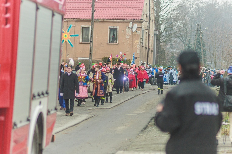 Orszak Trzech Króli 2023 w Jugowie. Z konkursami