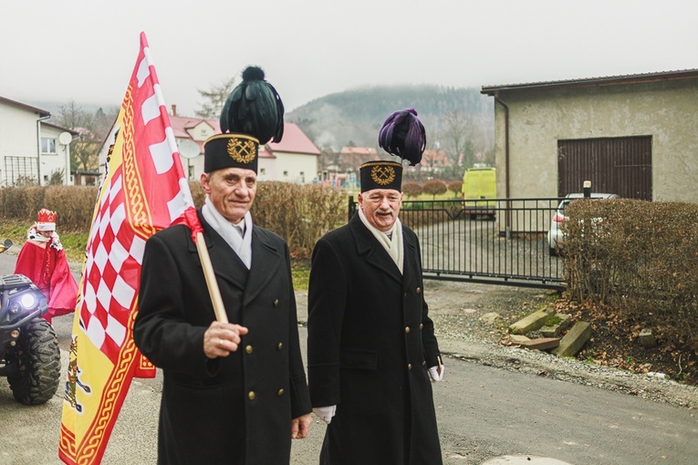 Orszak Trzech Króli 2023 w Jugowie. Z konkursami