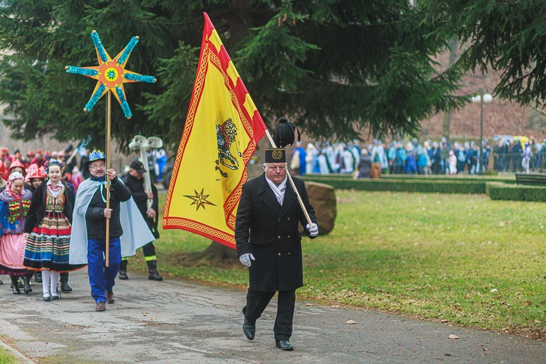 Orszak Trzech Króli 2023 w Jugowie. Z konkursami