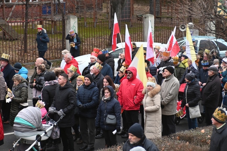 Orszak Trzech Króli 2023 w Świdnicy. Tradycyjnie z osiołkami