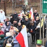 Orszak Trzech Króli 2023 w Świdnicy. Tradycyjnie z osiołkami