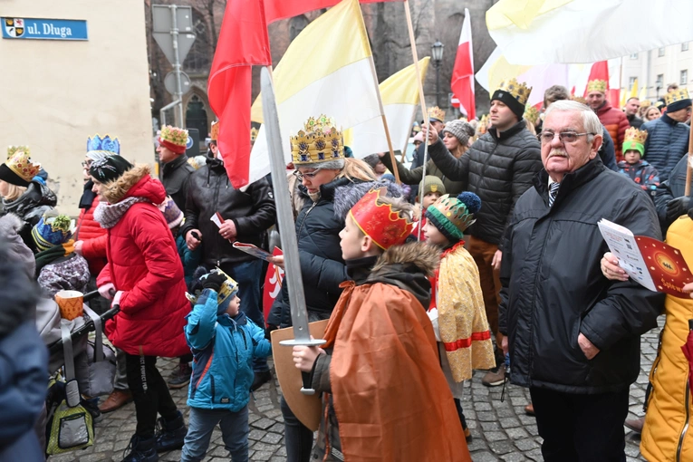 Orszak Trzech Króli 2023 w Świdnicy. Tradycyjnie z osiołkami