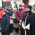 Orszak Trzech Króli 2023 w Świdnicy. Tradycyjnie z osiołkami