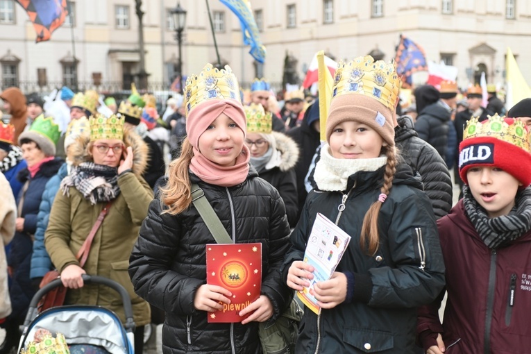 Orszak Trzech Króli 2023 w Świdnicy. Tradycyjnie z osiołkami