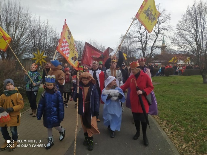 Orszak Trzech Króli 2023 w Świebodzicach. Razem do Betlejem