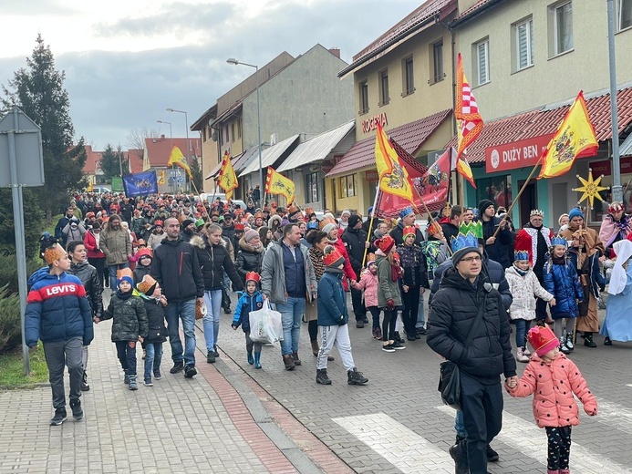 Orszak Trzech Króli 2023 w Świebodzicach. Razem do Betlejem