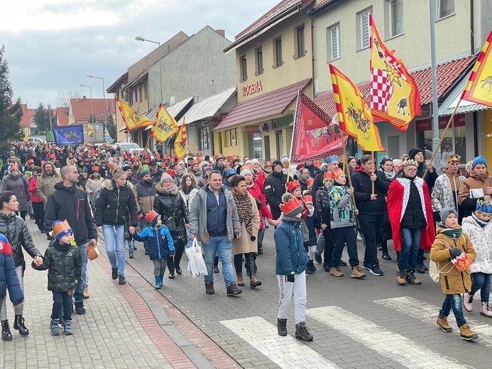 Orszak Trzech Króli 2023 w Świebodzicach. Razem do Betlejem