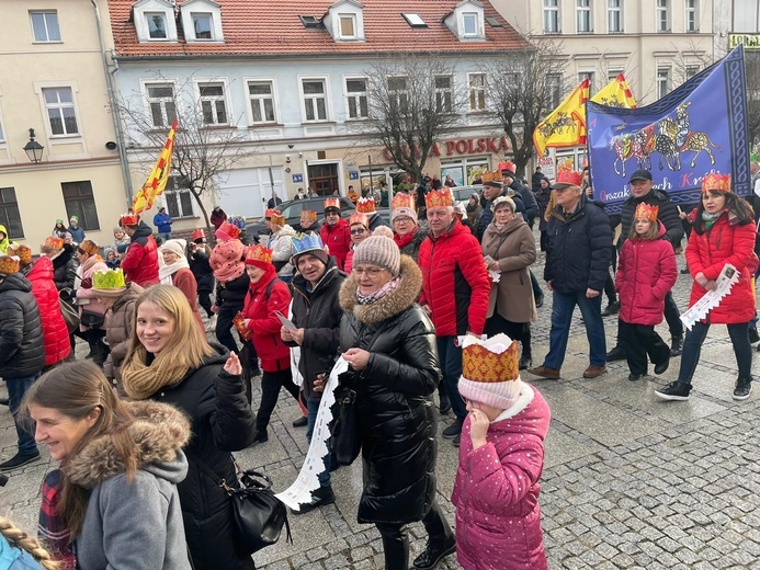 Orszak Trzech Króli 2023 w Świebodzicach. Razem do Betlejem