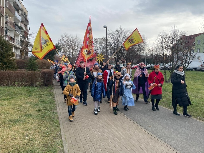 Orszak Trzech Króli 2023 w Świebodzicach. Razem do Betlejem