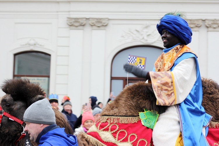 Barwny orszak przeszedł ulicami stolicy