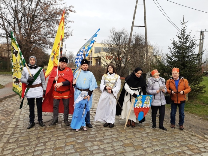 Orszak Trzech Króli 2023 w Jaroszowie. Rodzinna tradycja