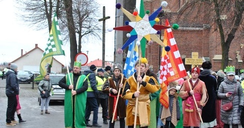 Orszak wyszedł z parafii MB Szkaplerznej.