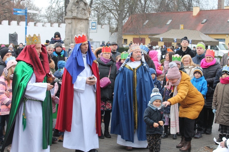 Orszak Trzech Króli we Wrocławiu-Leśnicy 2023