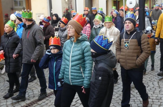 Orszak Trzech Króli w Bielsku-Białej 2023 - na trasie z Aleksandrowic