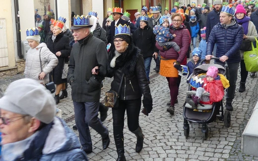 Orszak Trzech Króli w Bielsku-Białej 2023 - na trasie z Aleksandrowic