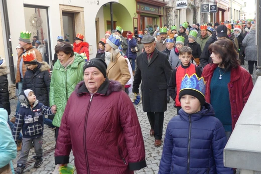 Orszak Trzech Króli w Bielsku-Białej 2023 - na trasie z Aleksandrowic