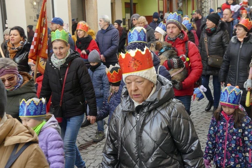 Orszak Trzech Króli w Bielsku-Białej 2023 - na trasie z Aleksandrowic