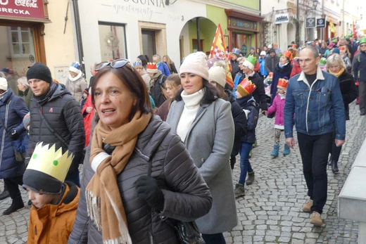 Orszak Trzech Króli w Bielsku-Białej 2023 - na trasie z Aleksandrowic