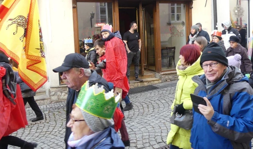 Orszak Trzech Króli w Bielsku-Białej 2023 - na trasie z Aleksandrowic