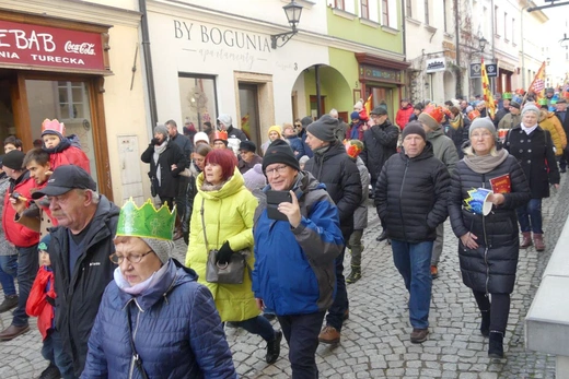 Orszak Trzech Króli w Bielsku-Białej 2023 - na trasie z Aleksandrowic