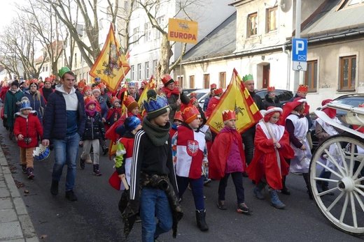 Orszak Trzech Króli w Bielsku-Białej 2023 - na trasie z Aleksandrowic