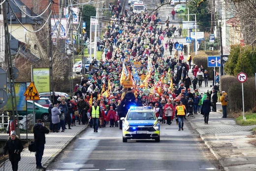 Orszak Trzech Króli w Bielsku-Białej 2023 - na trasie z Aleksandrowic