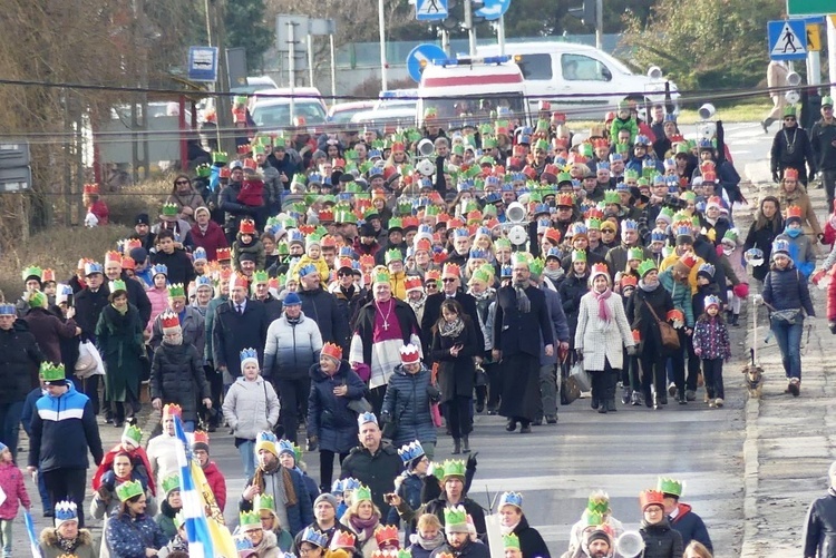 Orszak Trzech Króli w Bielsku-Białej 2023 - na trasie z Aleksandrowic