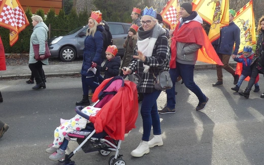 Orszak Trzech Króli w Bielsku-Białej 2023 - na trasie z Aleksandrowic