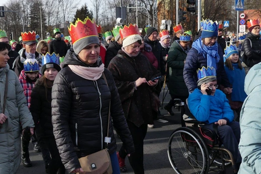 Orszak Trzech Króli w Bielsku-Białej 2023 - na trasie z Aleksandrowic