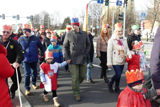 Orszak Trzech Króli w Bielsku-Białej 2023 - na trasie z Aleksandrowic