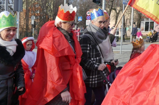 Orszak Trzech Króli w Bielsku-Białej 2023 - na trasie z Aleksandrowic
