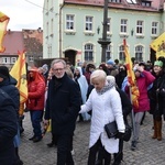 Orszak Trzech Króli 2023 w Dobromierzu. Strażacy zrobili zadymę