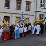 Orszak Trzech Króli 2023 w Dobromierzu. Strażacy zrobili zadymę