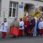 Orszak Trzech Króli 2023 w Dobromierzu. Strażacy zrobili zadymę