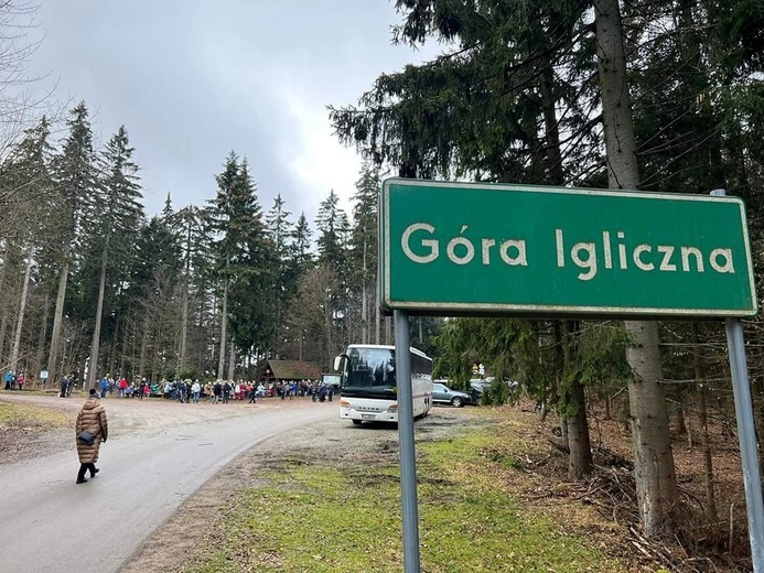 Orszak Trzech Króli 2023 na Górę Igliczną. Z trzech stron